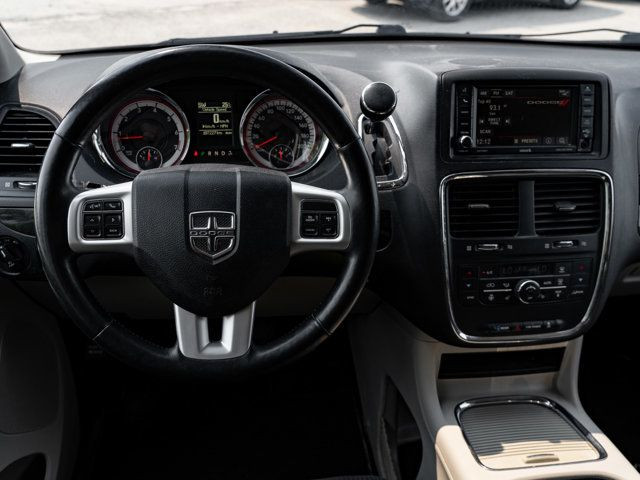 2017 Dodge Grand Caravan Crew in Cars & Trucks in Barrie - Image 2