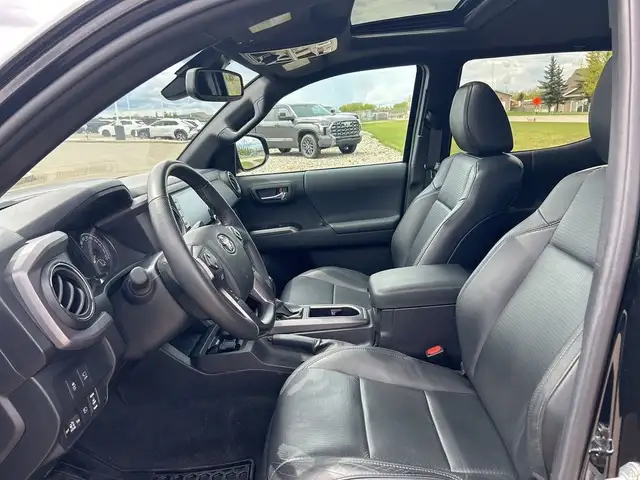 2022 Toyota Tacoma TRD Off Road Premium in Cars & Trucks in Calgary - Image 14