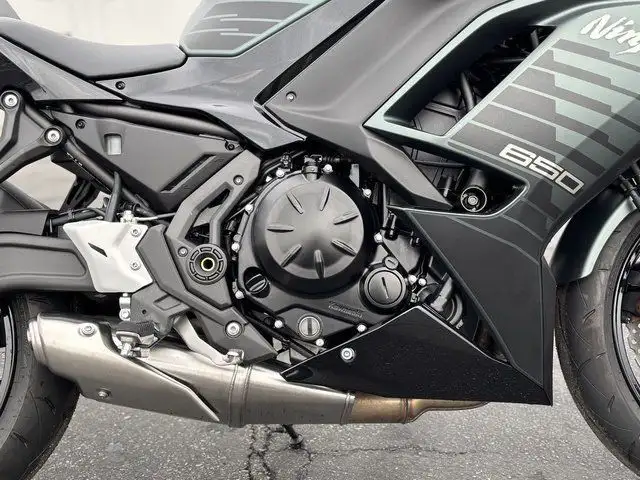 2025 KAWASAKI NINJA 650 ABS in Street, Cruisers & Choppers in Edmonton - Image 10
