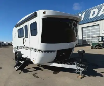 This spacious and thoughtfully designed travel trailer is perfect for small families or couples who...