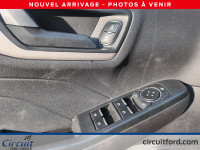 La Ford Escape SE PHEV 2022 allie plaisir de conduite, sécurité et efficacité. Grâce à sa motorisati... (image 3)