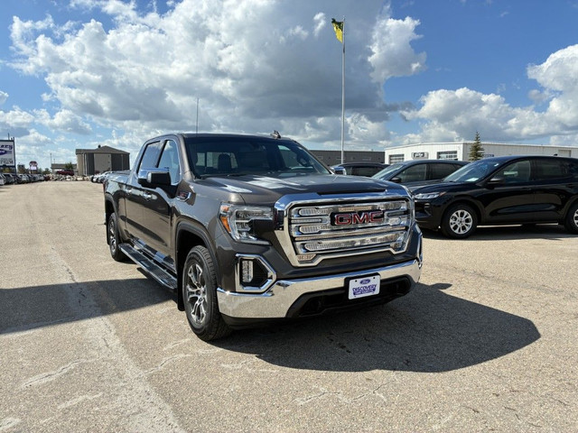 GMC Sierra 1500 SLT 2020 in Cars & Trucks in Saskatoon