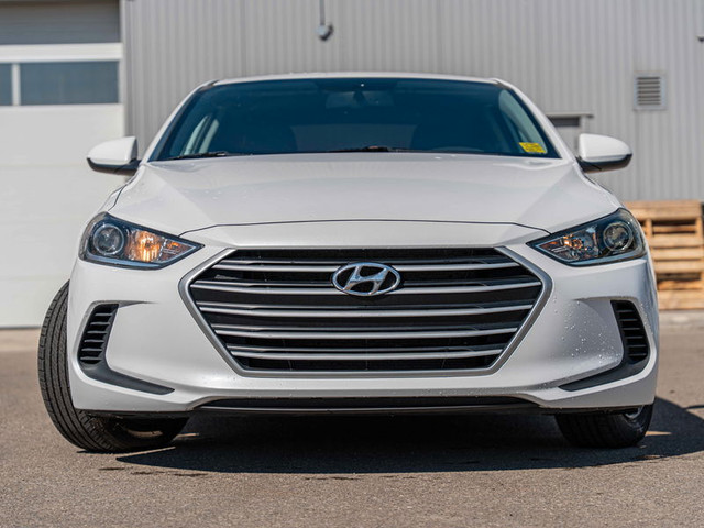 2017 Hyundai Elantra LE in Cars & Trucks in Calgary - Image 2