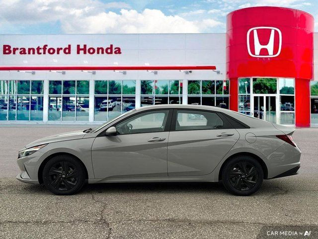 2022 Hyundai Elantra Preferred | ONE OWNER | CARPLAY in Cars & Trucks in Brantford - Image 2