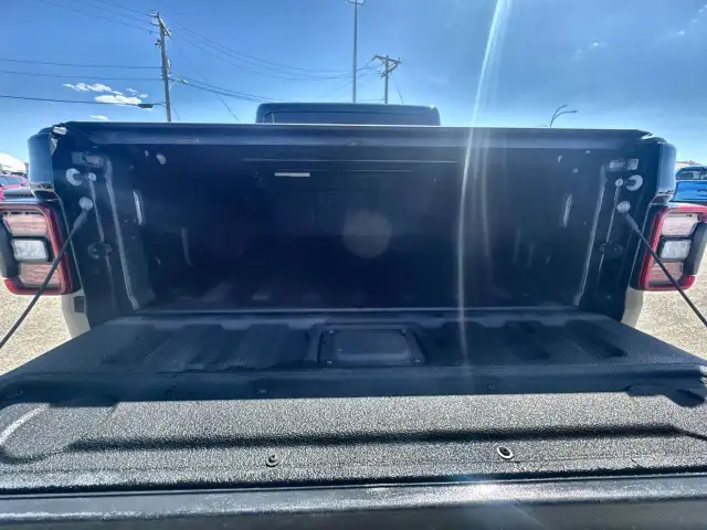 2021 Jeep Gladiator in Cars & Trucks in Edmonton - Image 18