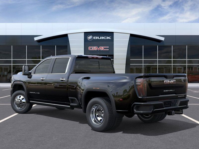 2025 GMC Sierra Denali 3500 Crew Cab Denali in Cars & Trucks in Barrie - Image 4