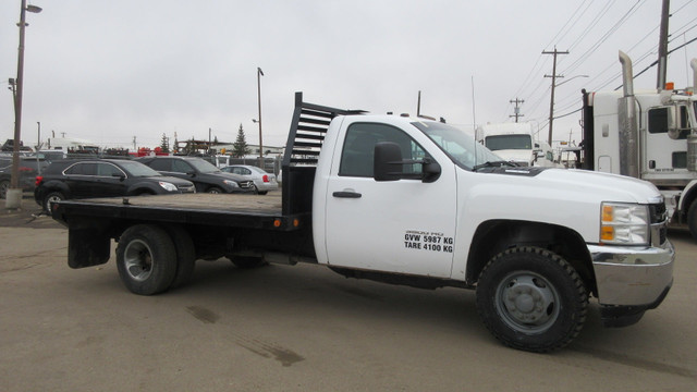 2012 CHEVY SILVERADO 3500 DUALLY REGULAR CAB FLAT DECK in Heavy Equipment in Vancouver - Image 4