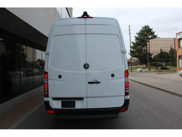 2017 Mercedes-Benz Sprinter 170\" - \"3.0L DIESEL\" - \"REAR HEA in Cars & Trucks in City of Toronto - Image 21