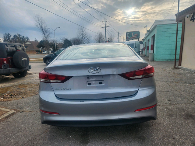 2017 Hyundai Elantra 4dr Sdn Auto LE Camera|Bluetooth in Cars & Trucks in Oshawa / Durham Region - Image 4