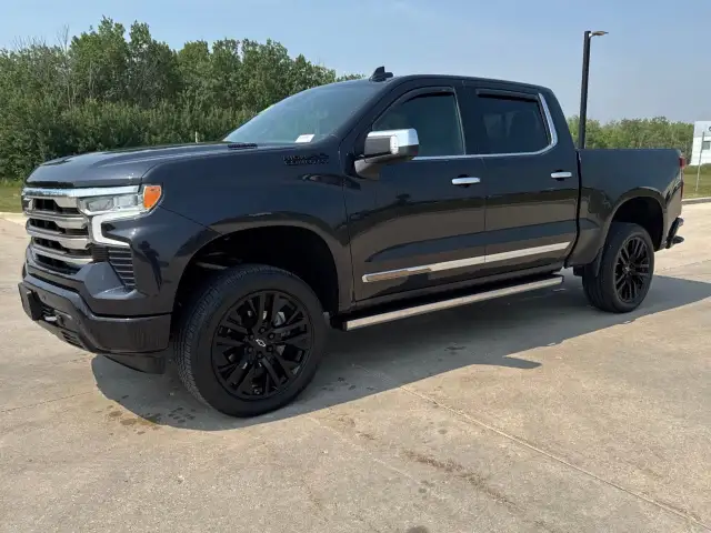 2022 Chevrolet Silverado 1500 in Cars & Trucks in Winnipeg - Image 2