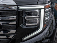 Odometer is 8573 kilometers below market average! Sie 2024 GMC Sierra 1500 SLT 4WD 10-Speed Automati... (image 9)