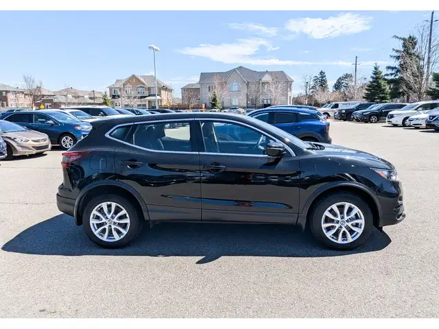 2021 Nissan Qashqai S AWD | ONE OWNER | CARPLAY | ALLOYS | BSM | dans Autos et camions dans Région de Markham/York - Image 9