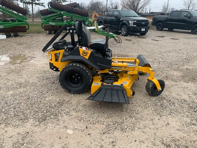 2024 HUSTLER FASTRAK 60 INCH ZERO TURN MOWER in Farming Equipment in London - Image 3