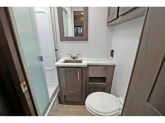 2024 Forest River Georgetown 3 Series 33B3 bunk bed 2024 Classe  in RVs & Motorhomes in Laval / North Shore - Image 16