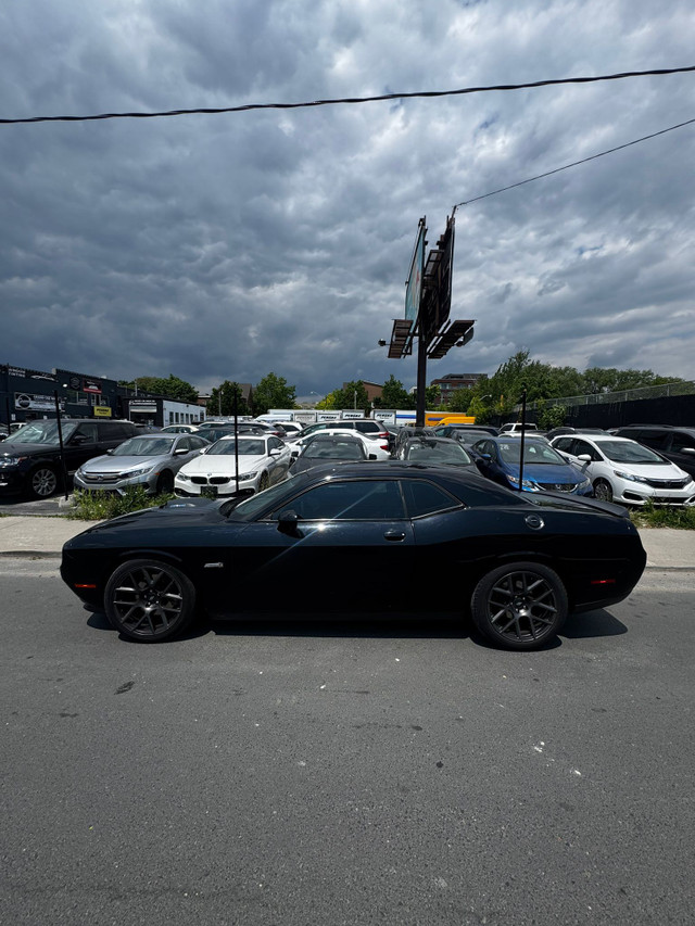 2017 Dodge Challenger R/T Shaker | NO ACCIDENT | RED INTERIOR |  in Cars & Trucks in City of Toronto - Image 4