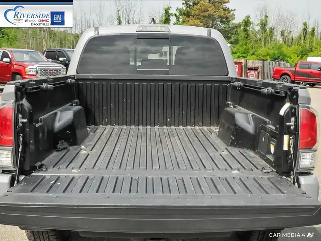 2020 Toyota Tacoma in Cars & Trucks in Brockville - Image 12