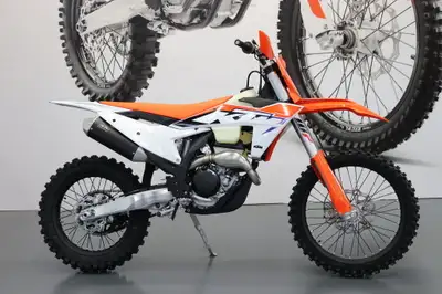 LAST ONE IN STOCK! $9,199 + $1465(Freight/PDI/Doc/Levy) = $10664 + applicable taxes! (zero hours) 20...