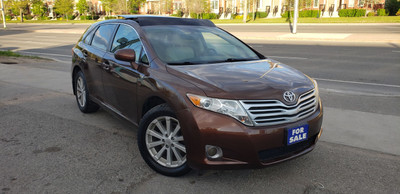 2010 Toyota Venza 4 CYLINDER AWD !!! LEATHER !!! PANORAMIC ROOF 