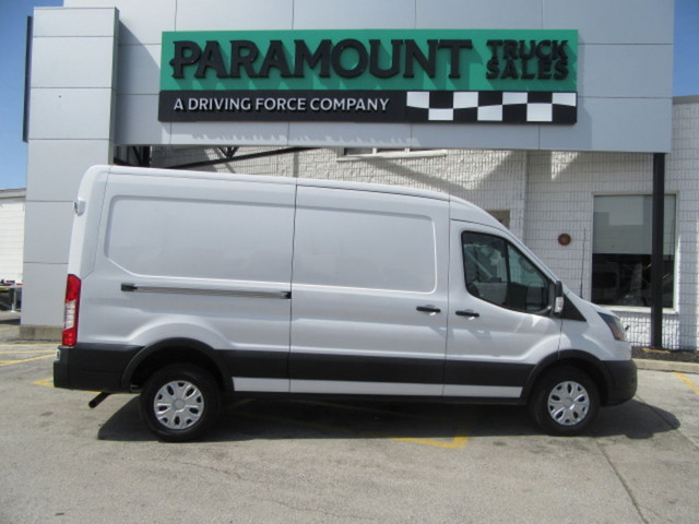 2023 Ford Transit Passenger Wagon T-250 148in WB EXT MID ROOF in Cars & Trucks in Oakville / Halton Region - Image 2