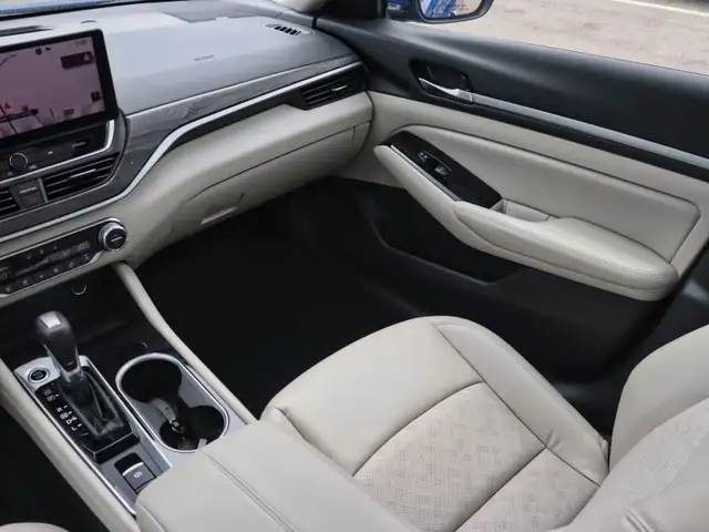2025 Nissan Altima Platinum in Cars & Trucks in Oakville / Halton Region - Image 16
