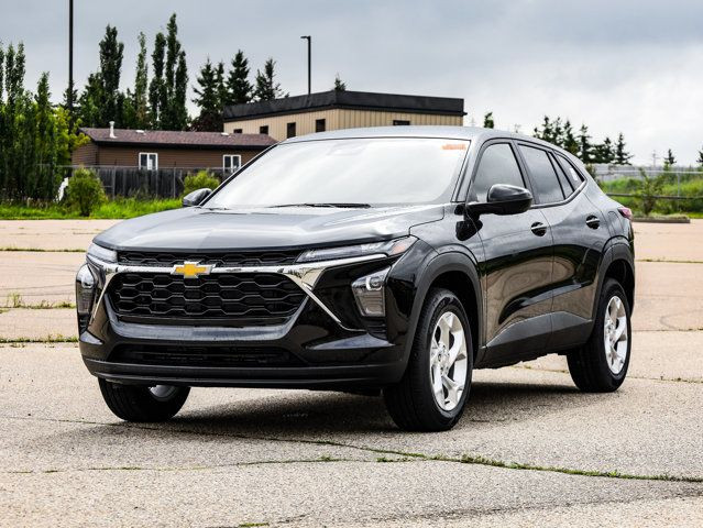 2025 Chevrolet Trax LS in Cars & Trucks in Strathcona County - Image 4