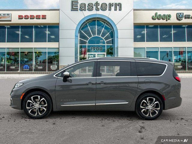 2025 Chrysler Pacifica Pinnacle in Cars & Trucks in Winnipeg - Image 2