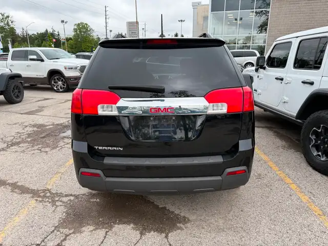 2015 GMC Terrain SLE-2 NO ACCIDENTS | AC BLOWS COLD | KEYLESS... in Cars & Trucks in London - Image 6