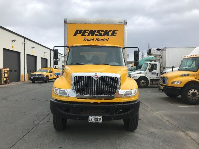 2018 International 4300 DURAPLAT in Heavy Trucks in Mississauga / Peel Region - Image 2