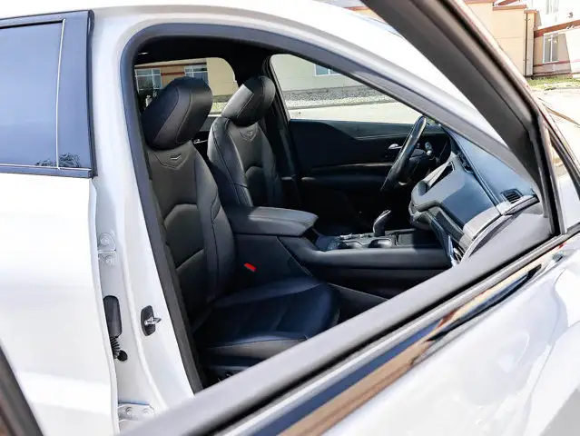 2022 Cadillac XT4 AWD Sport 2.0L in Cars & Trucks in Strathcona County - Image 30