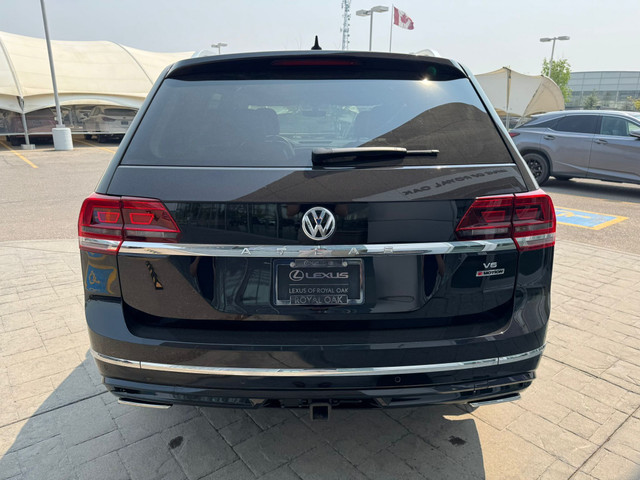 2019 Volkswagen Atlas 3.6 FSI Highline R-LINE / CAPTAINS SEAT... in Cars & Trucks in Calgary - Image 2