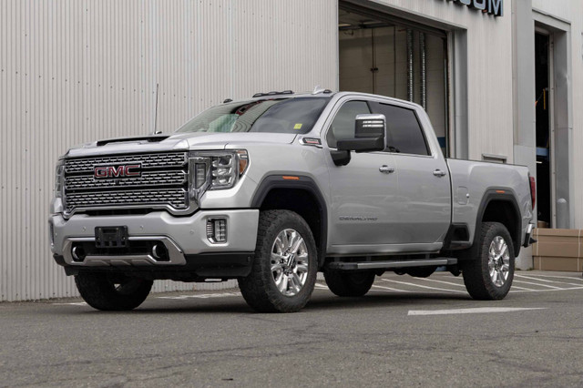 2020 GMC Sierra 3500 Denali 6.6L Duramax, Denali Ultimate Packag in Cars & Trucks in Kamloops