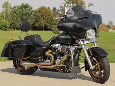 New Price - This Amazing 1 Owner 2018 Street Glide is Ready to Go! With Over $16,000 in Customizing...