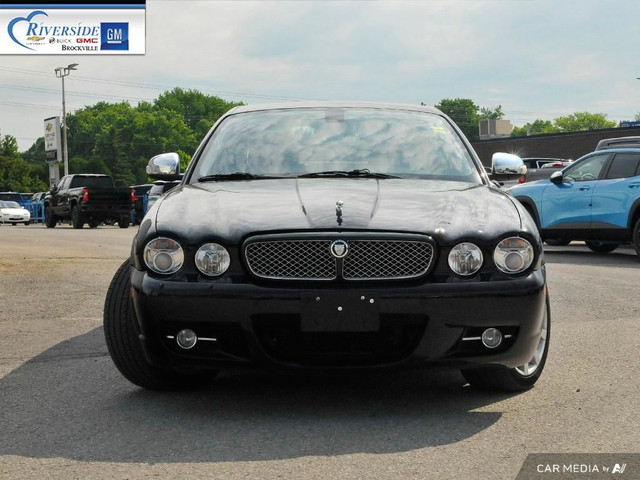 2008 Jaguar XJ Vanden Plas in Cars & Trucks in Brockville - Image 2