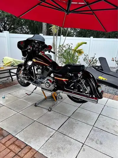 APPLY NOW: https://www.ridecollective.ca/get-pre-approved The 2010 Harley-Davidson CVO Softail Conve...