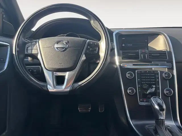 2014 Volvo XC60 T6 R-Design BACKUP CAMERA SUNROOF in Cars & Trucks in Calgary - Image 15