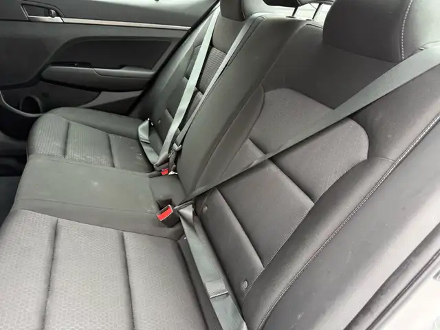 2017 Hyundai Elantra 4dr Sdn Auto GL in Cars & Trucks in Hamilton - Image 13
