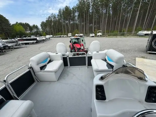 2019 19' LEGEND SPLASH EXT PONTOON - UNDER 100 HOURS! in Powerboats & Motorboats in Peterborough - Image 14