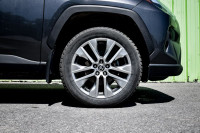 Sunroof, Heated Steering Wheel, Power Liftgate, Heated Seats, Aluminum Wheels, Apple CarPlay, Androi... (image 6)