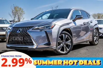 LOW KM! - AWD - Premium LEATHER Interior - Power SUNROOF - NAVIGATION - Digital INFOTAINMENT - APPLE...