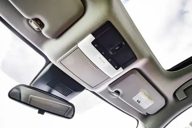 2022 Nissan Sentra SV • REMOTE START • SUNROOF • HEATED SEATS dans Autos et camions dans Kingston - Image 28