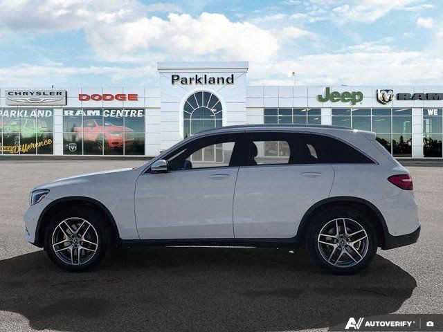 2018 Mercedes-Benz GLC GLC 300 AWD Sunroof Nav Heated Leather in Cars & Trucks in St. Albert - Image 2