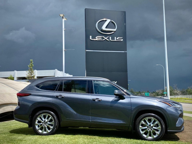 2020 Toyota Highlander Limited in Cars & Trucks in Calgary - Image 2