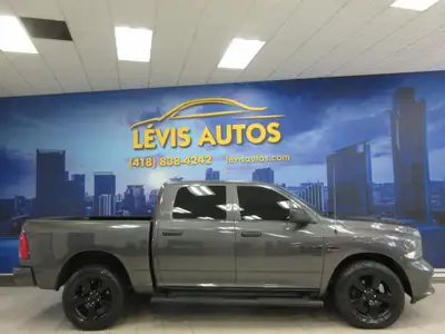 RAM 1500 CLASSIC 2022 EXPRESS NIGHT EDITION V8 5.7 LITRES HEMI 4X4 CREW-CAB BOITE 5.7 PIEDS TOUT ÉQU...
