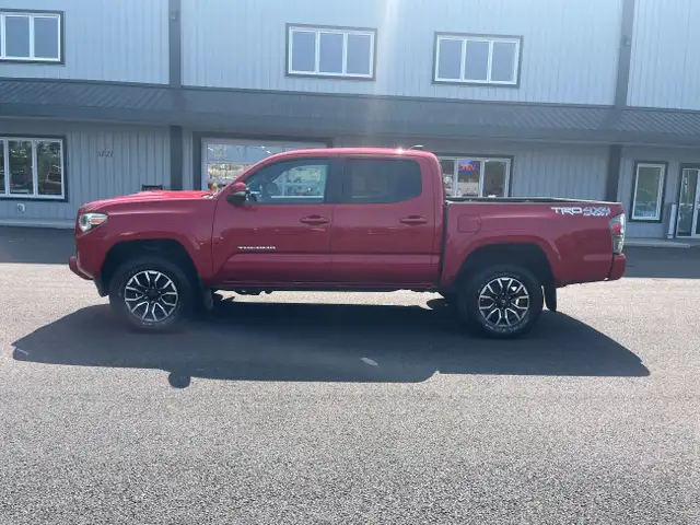2021 Toyota Tacoma MANUAL TRANSMISSON!! PRICED TO MOVE! BACK... in Cars & Trucks in Annapolis Valley - Image 2