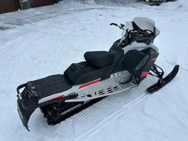 2021 SKIDOO MXZ 600EFI (FINANCING AVAILABLE) in Snowmobiles in Kelowna - Image 5