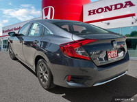 Stock: P11696 Power-adjustable driver's seat, cloth upholstery, one-touch power moonroof, 7-inch tou... (image 3)
