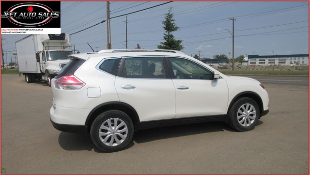 2015 Nissan Rogue S AWD SUV in Cars & Trucks in Edmonton - Image 4