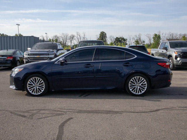 2015 Lexus ES 350 - Heated Leather and Genuine Wood Steering in Cars & Trucks in Belleville - Image 4