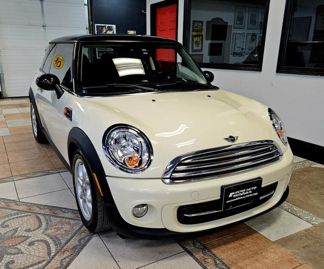 2013 Mini Hatch Cooper Very Low KMs/Full Sunroof/Heated Seats in Cars & Trucks in City of Toronto - Image 4