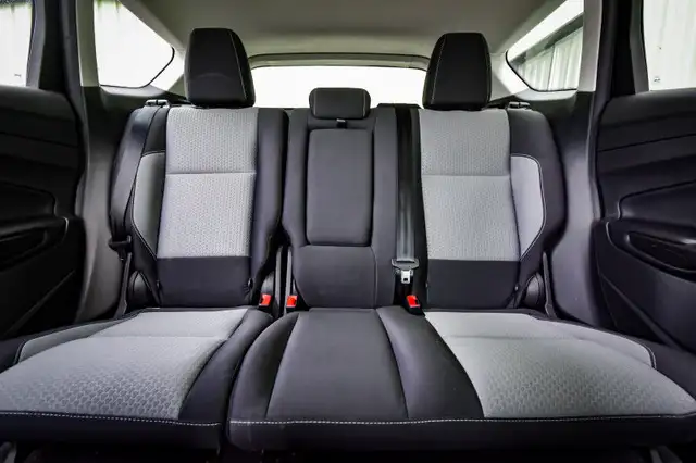 2019 Ford Escape SE FWD • HEATED SEATS • CP/AA • REMOTE START in Cars & Trucks in Ottawa - Image 34